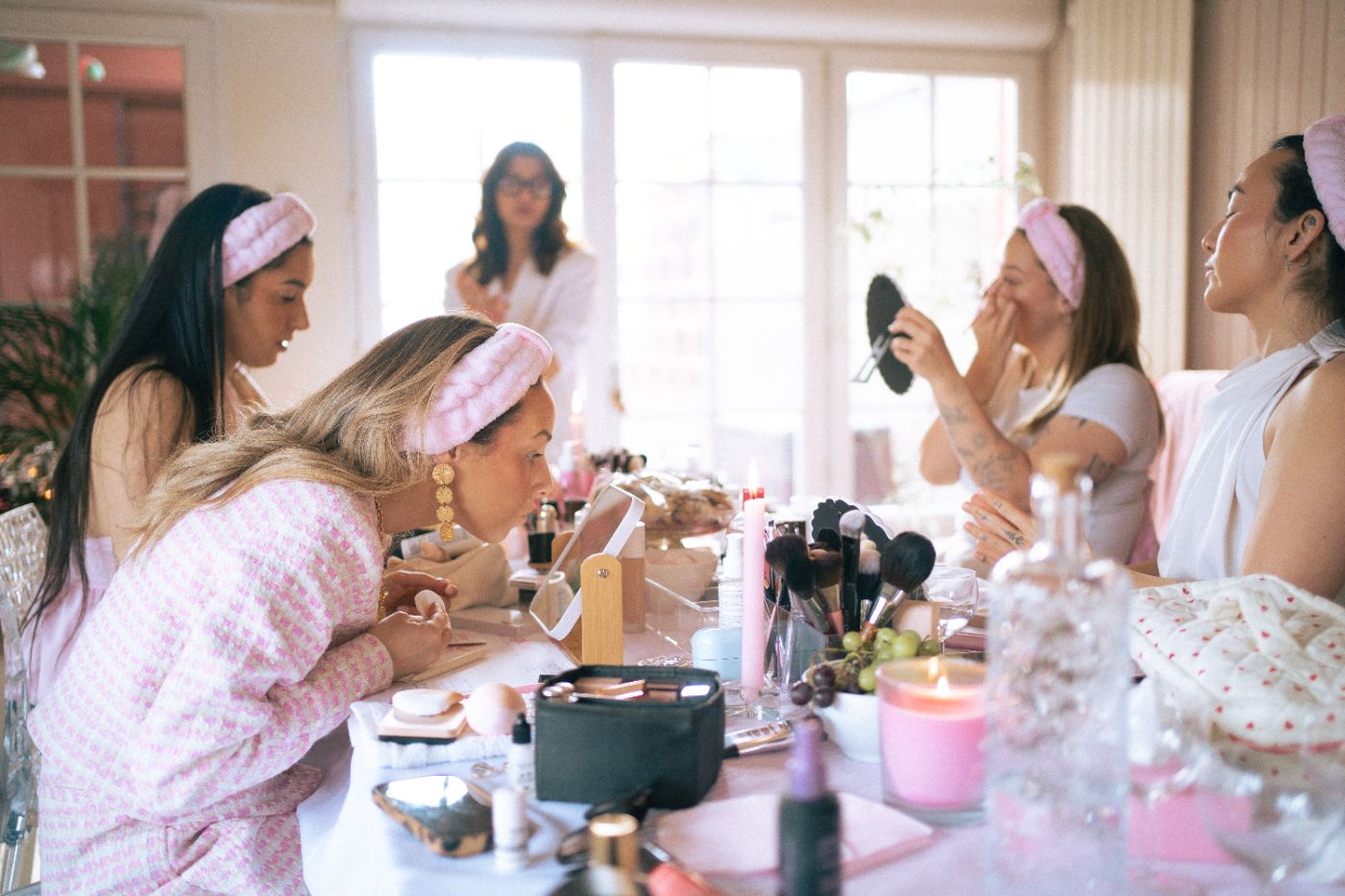 Atelier maquillage EVJF entre amies en Loire-Atlantique