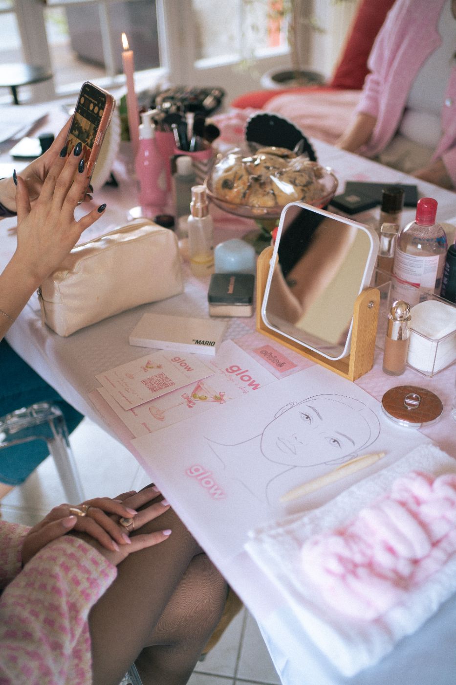 Détail palette et pinceaux d'atelier maquillage